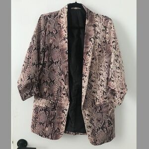 SHEIN LUNE | Cream Dual Pocket Snakeskin Print Gathered Sleeve Blazer | Small